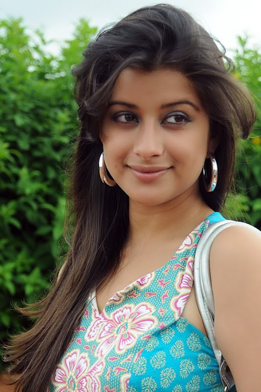 Saradaga Kasepu Actress Madhurima new pics wallpapers