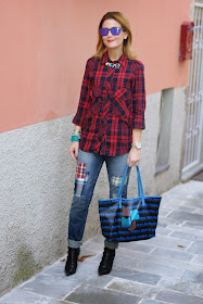 red plaid shirt, marc by marc jacobs tote bag, Oakley blue mirror sunglasses, Fashion and Cookies, fashion blogger