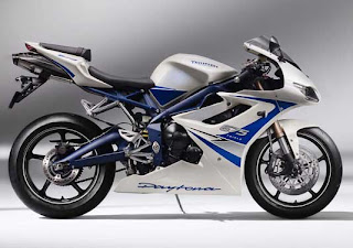 2011 Triumph Daytona 675 SE Gallery