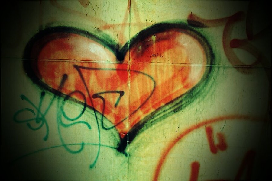 Cool Love Heart Graffiti Design For Inspiration