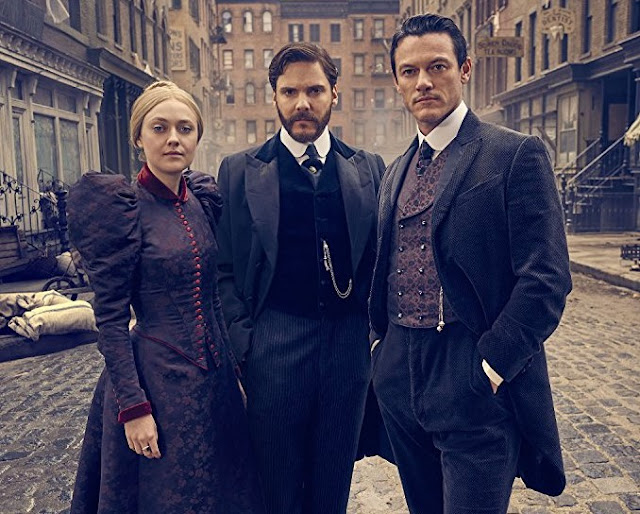 Daniel Bruhl, Luke Evans, Dakota Fanning in The Alienist @Chapter1-Take1.com