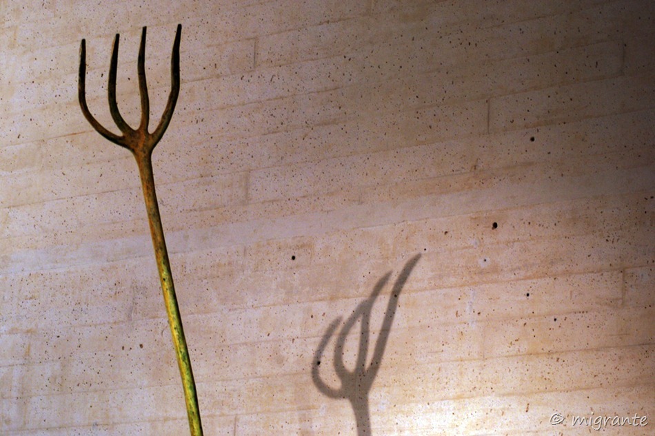 el cuatridente y su sombra - museo miro - palma de mallorca