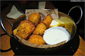 Buñuelos de Bacalao del Gastrobar Bulla en Coral Gables, Florida 