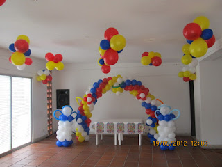 DECORACION PRIMERA COMUNION ANGELES Y ARCO