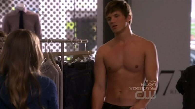 Matt Lanter Shirtless on 90210 s3e06