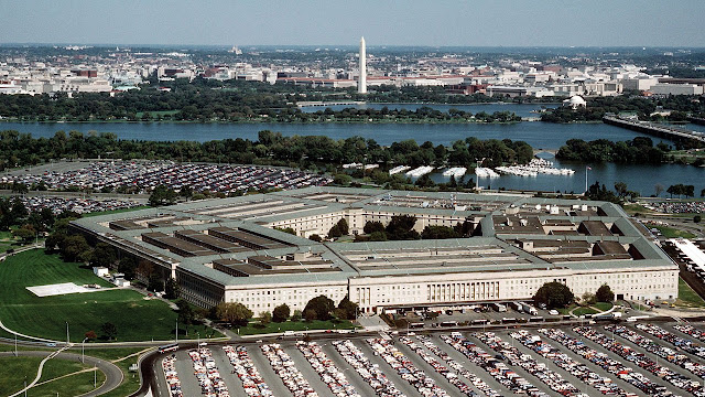 Pentagon Sticks With Microsoft for $10-billion for Cloud Computing Contract | textpound
