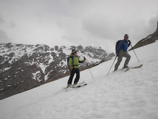 Guiasdelpicu.com Fernando Calvo Guia de montaña , escaladas y alpinismo en Naranjo de bulnes, Picos de europa con guia de montaña