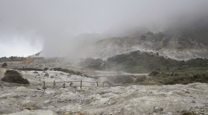 Kawah Gunung Paling Eksotik Di Indonesia