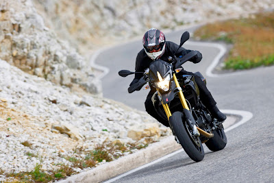 2011 Aprilia Dorsoduro 1200 Action