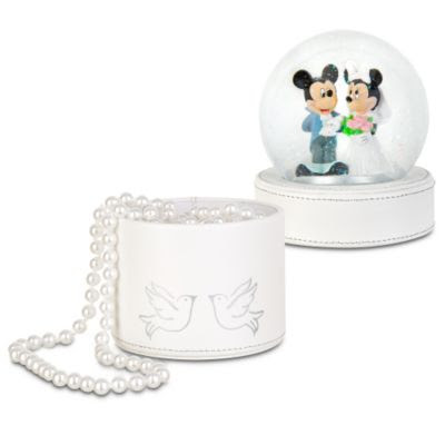 The white faux leather box featuring the Minnie and Mickey snowglobe on the