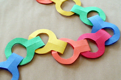 Paper Craft Ideas on World Preschool Mom  Stapleless Paper Chains