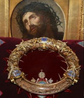 La corona sin espinas puede ser vista en la catedral de Notre dame 