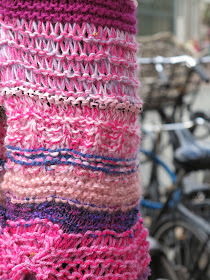 Pink Saturday, knitting, lamppost, Haarlem, Haafner