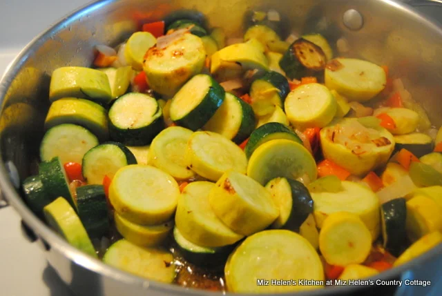 Nana's Squash Casserole at Miz Helen's Country Cottage