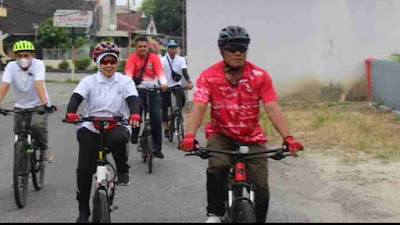 Gowes Beramal, Olahraga Dan Berbagi Kepada Sesama.