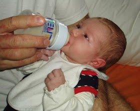 Baby mit Flasche