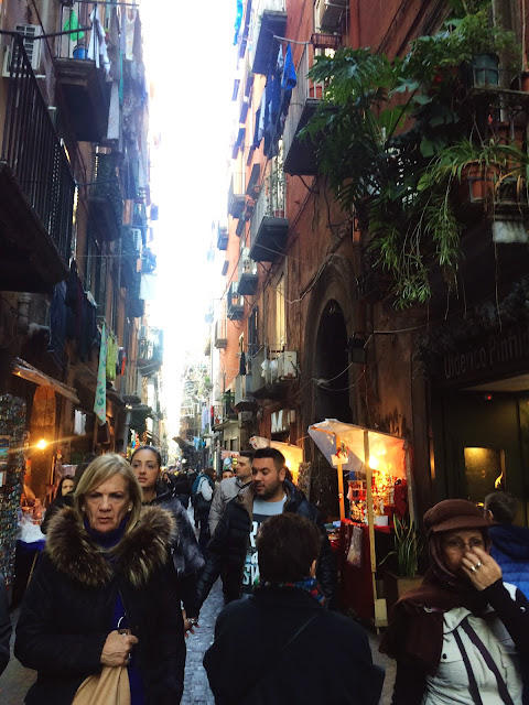 walking-naples