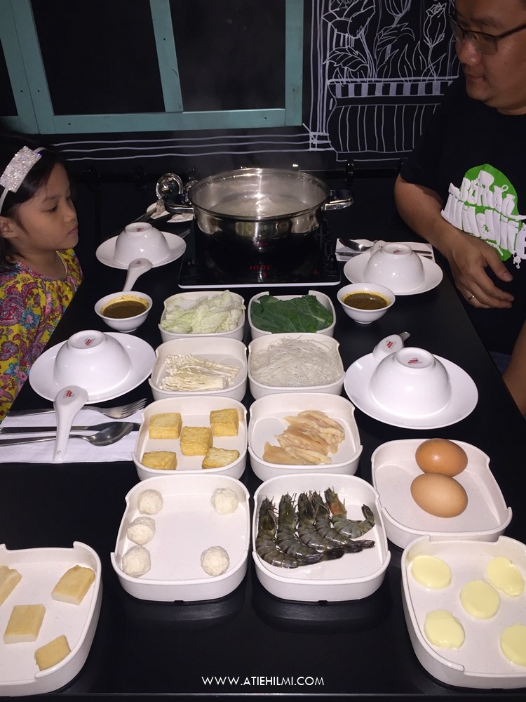 d'aura_steamboat_seri_kembangan