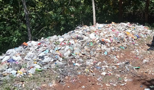 Membuang Sampah Tanpa Ijin : Perantara Sampah Bersedia Membersihakan Sampah Yang Sudah Dibuang