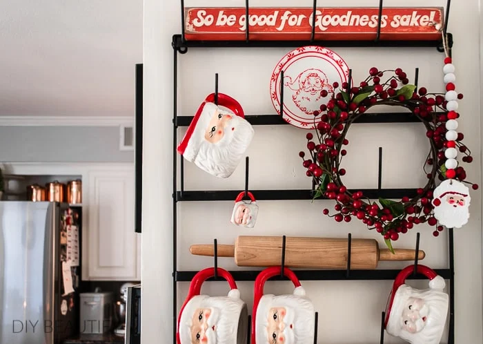 mug rack with Santa mugs