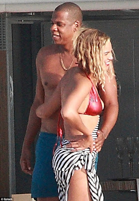 Beyonce and Jay Z reveal beach bodies