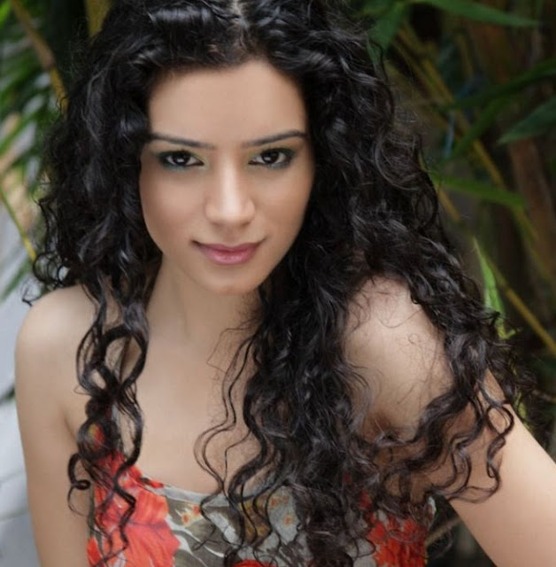 Sukirti Kandpal HD Wallpaper Free Download