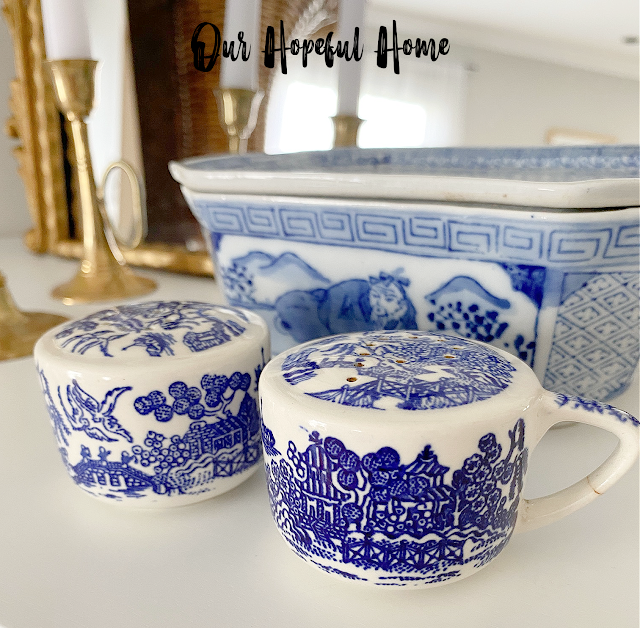 chinoiserie porcelain shaker set