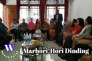 Acara Patua Hata/Marhori-Hori Dinding Pada Prosesi Pernikahan Suku Batak