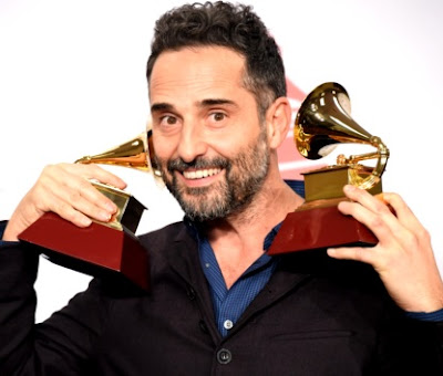 Foto de Jorge Drexler con una gran sonrisa