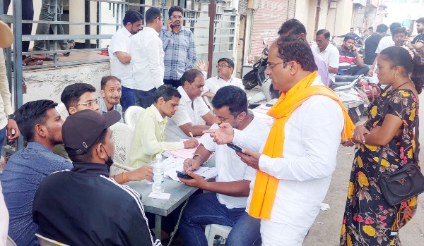  Ahmednagar Loksabha:  अहमदनगर दक्षिण लोकसभा निवडणुक मतदान क्षणचित्रे 