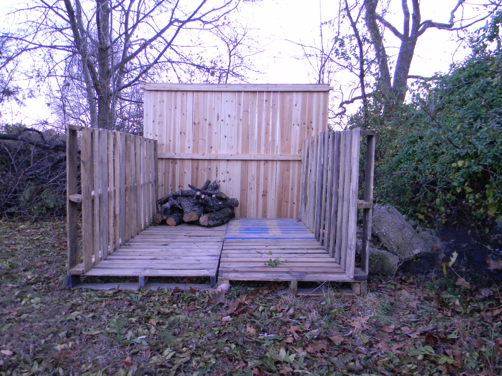 Fence Made Out of Pallet Wood