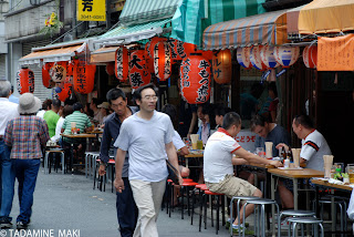 Japanese pubs on Sunday at Asakusa