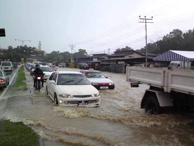 Banjir kilat di Kota Kinabalu akibat hujan lebat - 1 Disember 2014