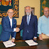 Jaime Ramos firma un convenio de colaboración, por importe de 13.000 euros, con el presidente de la Asociación del Comercio de Talavera para la gestión y promoción de un Centro Comercial Abierto en Talavera.