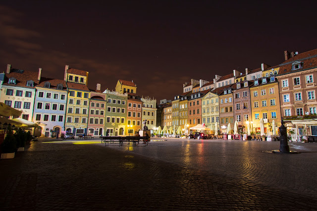 Piazza della città vecchia di notte-Rynek Starego Miasta-Varsavia