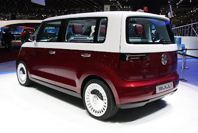 07-vw-microbus-back.jpg