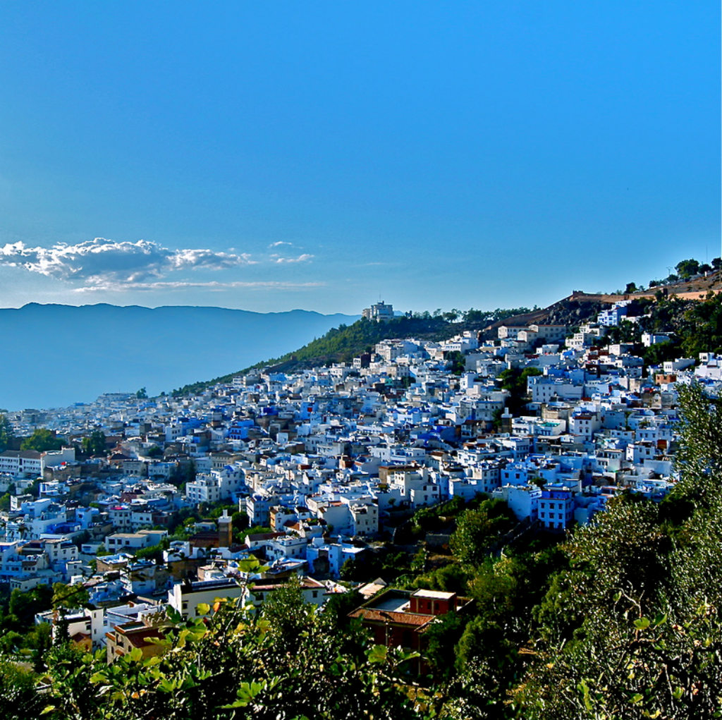 Matices increíbles de azul se puede ver en Shefshauen, la ciudad del  hachís .