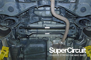 Supercircuit rear lower bars installed to the Toyota Alphard 2.5.