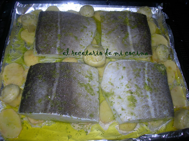 Bacalao al horno con alcachofas y patatas