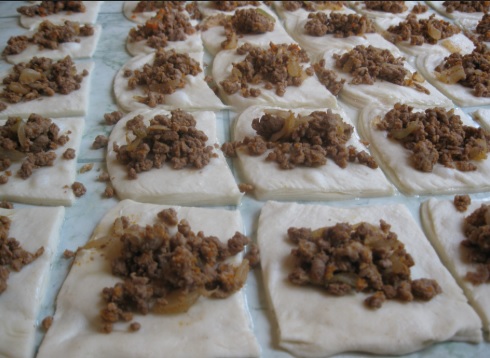 Mantija, Kosove pie filled with yogurt and garlic