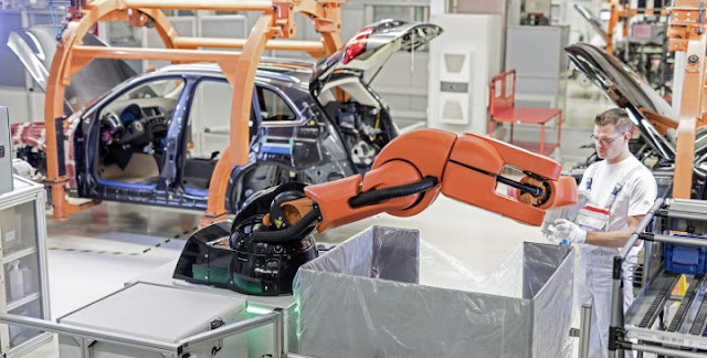 Robô da Volkswagen mata trabalhador dentro de fábrica