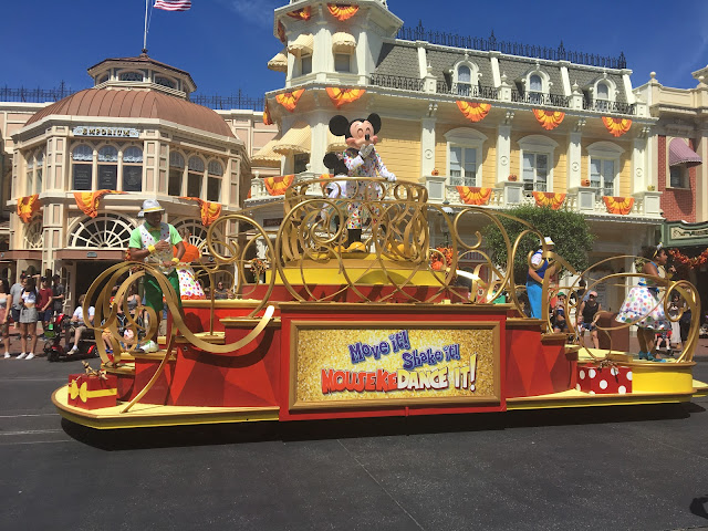 Move It Shake It MousekeDance It Main Street USA Magic Kingdom