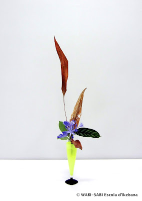 Ikebana-jiyuka-Freestyle-escola-wabi-sabi