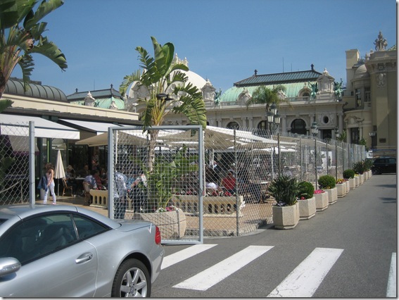 Café de Paris - Preparing for Formula 1 - 01