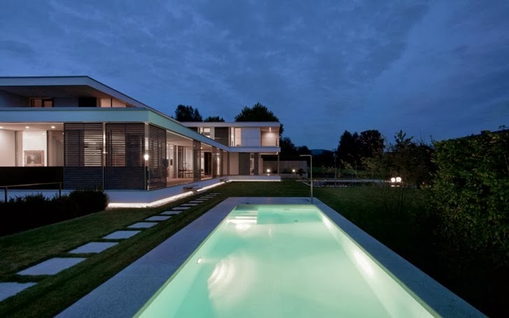 Swimming pool in Modern Haus SK in Austria 
