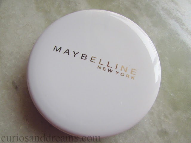 Maybelline White Superfresh Compact review, Maybelline White Superfresh Compact swatches