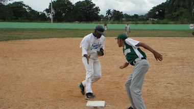 Club Frontera gana sus dos juegos de hoy en torneo de softball local.-