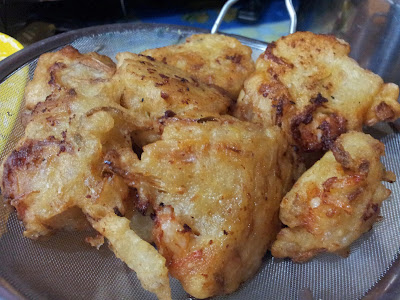 ZULFAZA LOVES COOKING: Cucur tauge cicah Homemade sos cili