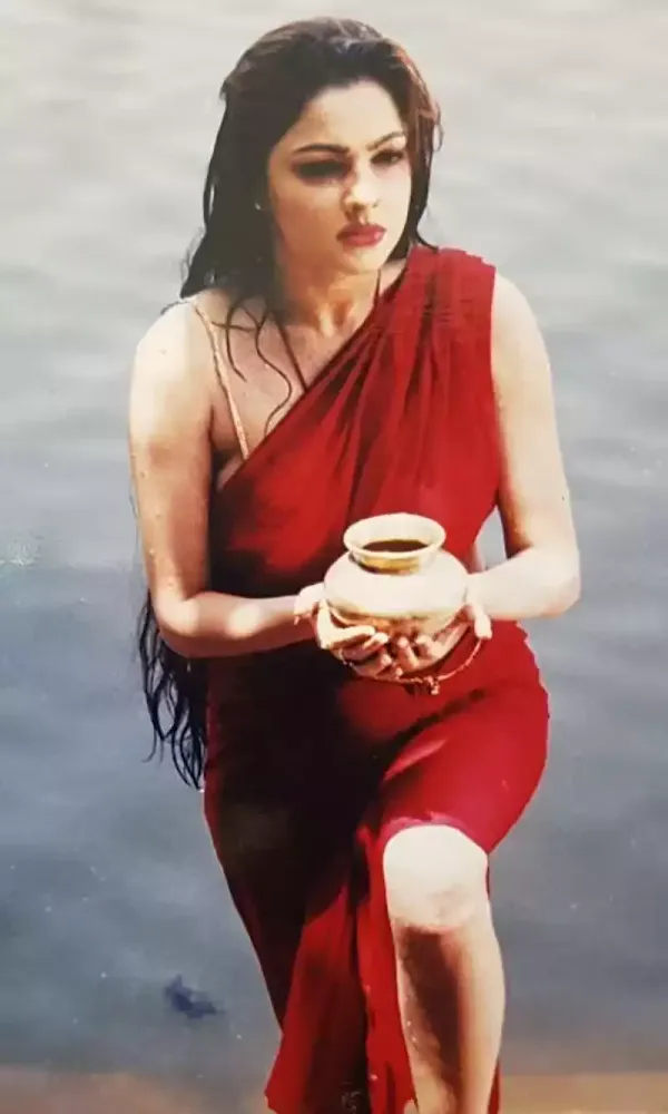 mamta kulkarni 90s hot bollywood actress wet saree