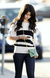 selena gomez in casual wear, fantastic selena gomez in casual wear, .hot selena gomez in casual wear, stylish selena gomez in casual wear, beautiful selena gomez in casual wear, 